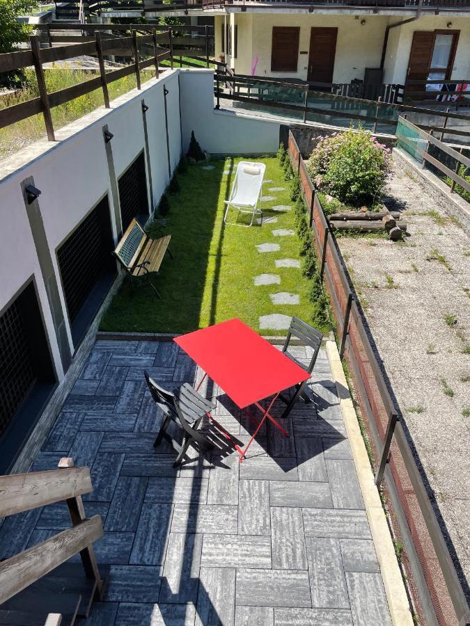 Casa Pino- Loft Con Giardino Magnolta Lägenhet Aprica Exteriör bild