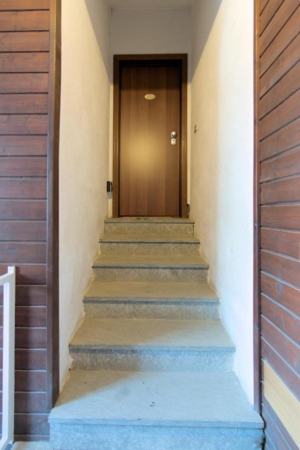 Casa Pino- Loft Con Giardino Magnolta Lägenhet Aprica Exteriör bild